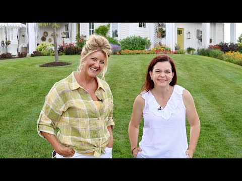 Gorgeous Garden Tour of Plaids & Poppies